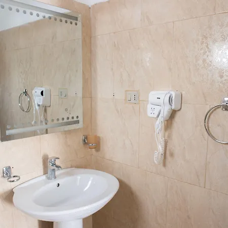 Sanremo 3* Тирана